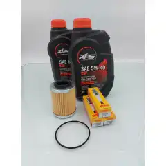 <p>Grunnvarene du b&oslash;r ha ved &aring;rlig service.</p>

<p>2 kanner olje 5W-40, semi-syntetisk<br />
3 stk tennplugg CR8EB<br />
Oljefilter<br />
O-ring til oljefilter</p>

<p>I tillegg anbefaler vi &aring; ha f&oslash;lgende avhengig av sesong:<br />
619590093, Anti Corrosive spray (Sommersesong)<br />
619590094, Storage Oil (Vinterlagring)</p>
