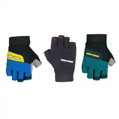 Sea-Doo Choppy Shorty hansker med stretch stoff.<br />
&ndash; 75% nylon, 18% polyurethan, 7% chloroprene gummi.<br />
&ndash; Dobbels&oslash;m for lengre levetid.<br />
&ndash; Clarino Nash i h&aring;ndflaten med 2mm padding og gummibelagt Pro-Grip for &aring; sikre ett godt grep.<br />
&ndash; Stretch neopren p&aring; hanskens lukking i h&aring;ndleddet.