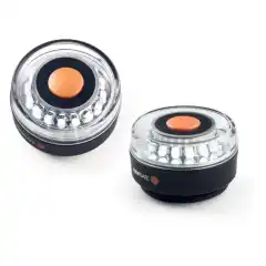 Navilight Lanterne Led Rundtlysende Hvit 360 Gr. er en p&aring;litelig og funksjonell lanterne designet for &aring; sikre optimal synlighet og sikkerhet p&aring; sj&oslash;en. Med sitt 360 graders rundtlysende design gir denne lanternen et jevnt og klart lys som er synlig fra alle vinkler, noe som er essensielt for navigasjon og trygg ferdsel i m&oslash;rke eller utfordrende v&aelig;rforhold. Den hvite LED-lyskilden sikrer lang levetid og lavt str&oslash;mforbruk, noe som gj&oslash;r den b&aring;de &oslash;konomisk og milj&oslash;vennlig. Denne lanternen fra Navisafe kombinerer robust konstruksjon med moderne teknologi, og er laget for &aring; t&aring;le t&oslash;ffe maritime milj&oslash;er. Den er enkel &aring; montere og vedlikeholde, noe som gj&oslash;r den ideell for b&aring;de fritidsb&aring;ter og profesjonelle fart&oslash;y. Navilight Lanterne Led gir deg trygghet ved at du overholder maritime lyskrav, samtidig som den bidrar til bedre synlighet og sikkerhet om bord. Velg Navilight Lanterne Led Rundtlysende Hvit 360 Gr. for en kvalitetsl&oslash;sning som m&oslash;ter h&oslash;ye standarder innen maritim belysning. Med dette produktet f&aring;r du en effektiv og holdbar lanterne som sikrer at b&aring;ten din er godt synlig under alle forhold, noe som er avgj&oslash;rende for sikker navigasjon og trygghet p&aring; sj&oslash;en.