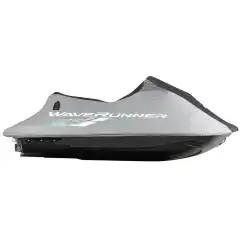 <p data-end="301" data-start="49">Dette originale <strong data-end="99" data-start="65">Yamaha trekket til vannscooter</strong> beskytter scooteren din mot v&aelig;r, st&oslash;v og smuss n&aring;r den st&aring;r lagret eller transporteres p&aring; henger. Trekket er laget i slitesterkt materiale og er tilpasset Yamaha-modeller for en god og sikker passform.</p>

<p data-end="523" data-start="303">Det robuste ytterstoffet beskytter mot sol, regn og skitt, samtidig som det sitter stabilt rundt scooteren. Trekket er enkelt &aring; ta av og p&aring;, og bidrar til &aring; holde vannscooteren ren og klar til bruk gjennom hele sesongen.</p>

<hr data-end="528" data-start="525" />
<h3 data-end="544" data-section-id="p6tn69" data-start="530">Egenskaper</h3>

<ul data-end="757" data-start="546">
	<li data-end="585" data-section-id="j10533" data-start="546">
	<p data-end="585" data-start="548">Originalt <strong data-end="585" data-start="558">Yamaha vannscootertrekk</strong></p>
	</li>
	<li data-end="626" data-section-id="13hk5f6" data-start="586">
	<p data-end="626" data-start="588">Slitesterkt materiale for lang levetid</p>
	</li>
	<li data-end="671" data-section-id="jqyonf" data-start="627">
	<p data-end="671" data-start="629">Beskytter mot <strong data-end="671" data-start="643">sol, regn, st&oslash;v og smuss</strong></p>
	</li>
	<li data-end="715" data-section-id="19mjdj0" data-start="672">
	<p data-end="715" data-start="674">Tilpasset passform for Yamaha vannscooter</p>
	</li>
	<li data-end="757" data-section-id="18vsbjl" data-start="716">
	<p data-end="757" data-start="718">Egnet b&aring;de til <strong data-end="757" data-start="733">lagring og transport</strong></p>
	</li>
</ul>

<hr data-end="762" data-start="759" />
<h3 data-end="788" data-section-id="d23p6x" data-start="764">Hvorfor bruke trekk?</h3>

<p data-end="937" data-is-last-node="" data-is-only-node="" data-start="790">Et godt trekk beskytter scooteren mot UV-str&aring;ler, skitt og fuktighet, noe som bidrar til &aring; bevare b&aring;de utseende og verdi p&aring; vannscooteren over tid.</p>
