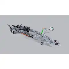 Innovativ Multiroller-henger med selvregulerende ruller som sikrer jevn og trygg gang p&aring; hengeren under b&aring;topptak og utsetting. Hengeren har en solid varmgalvanisert og helsveiset st&aring;lramme.<br />
Skjermer og andre komponenter er i h&oslash;ykvalitetsst&aring;l med belegg i Magnelis&reg;, som er 3 ganger mer motstandsdyktig mot korrosjon enn vanlig st&aring;l som brukes.<br />
Alle st&oslash;rre hengerene i MR serien har justerbare akslinger som kan flyttes slik at kulevekten kan justeres og tilpasses.