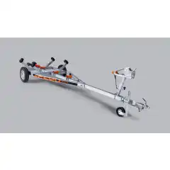 Solid varmgalvanisert og helsveiset st&aring;lramme. Kj&oslash;lruller og justerbare sidest&oslash;tter hjelper b&aring;ten til &aring; ligge st&oslash;dig og trygt p&aring; hengeren. Opplagshengere har ikke fj&aelig;ring, skjermer eller lys og kan ikke kj&oslash;res p&aring; offentlig vei.